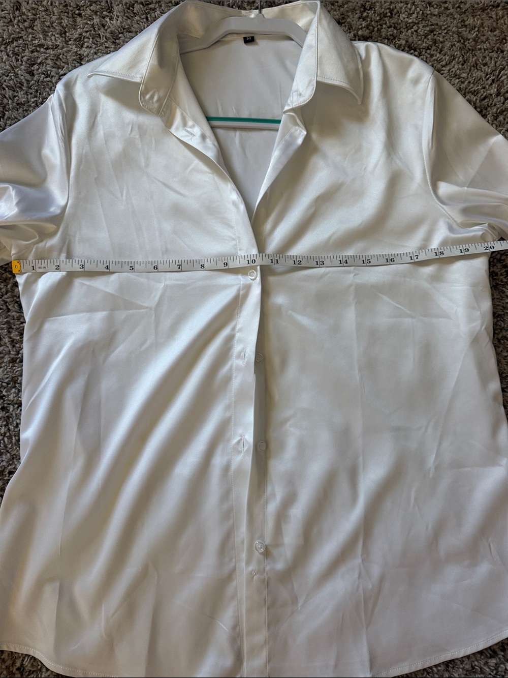 Elegant White Satin Button-Up Blouse - Picture 6 of 6